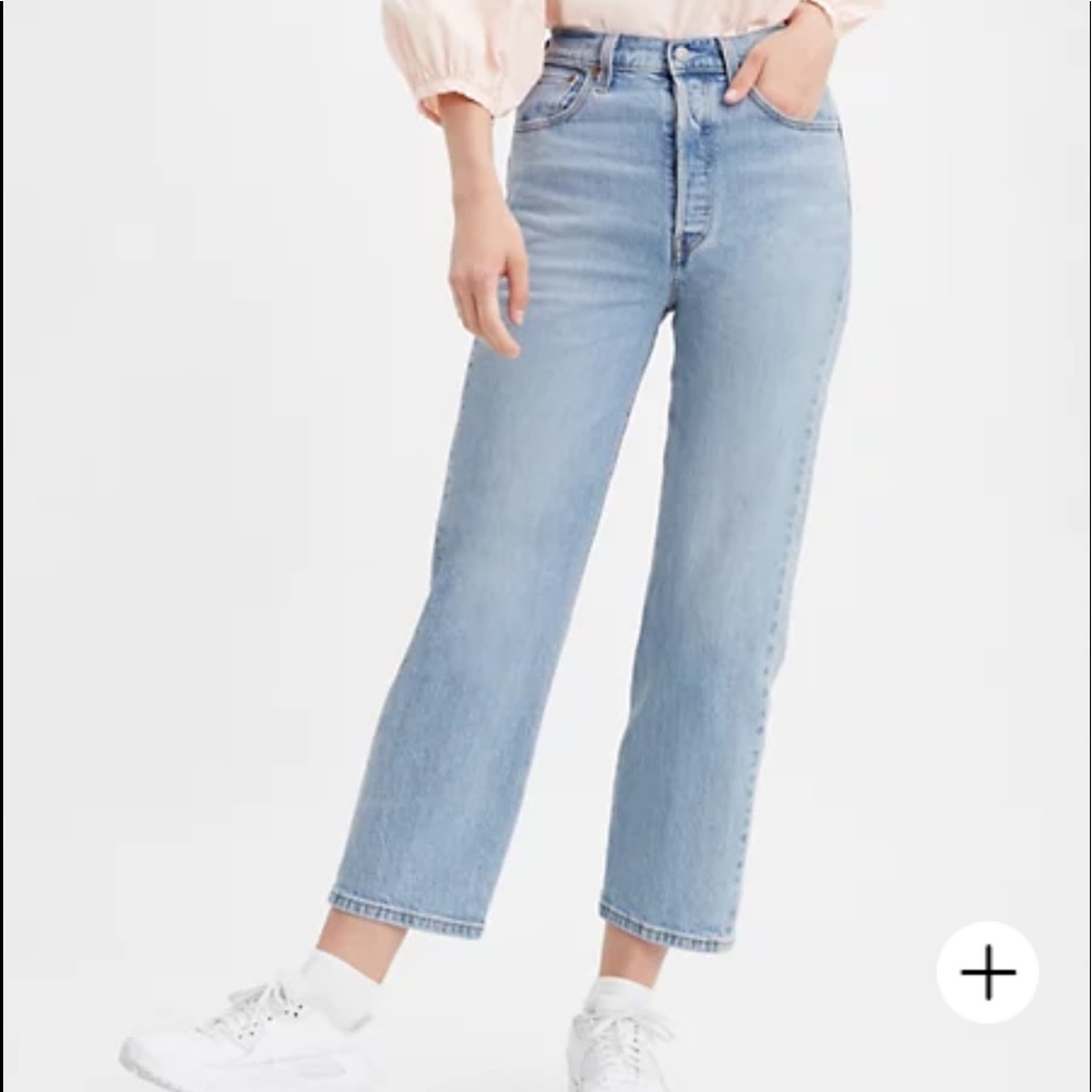 Levi’s Ribcage Highrise Straight Leg- 30/27 BNWOT